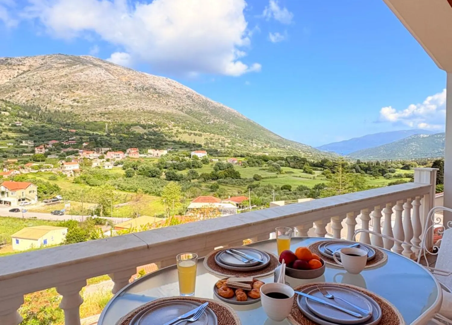 Myrtos Hotel Divarata