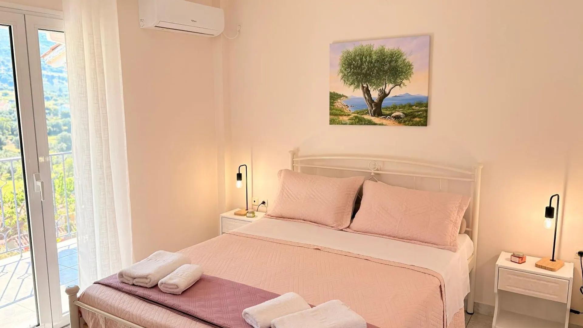 Апартаменты Myrtos Hotel Divarata